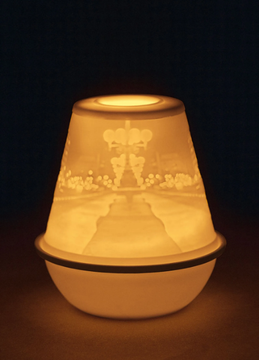 CITY AT NIGHT LITHOPHANE - LED porcelain table lamp by Lladró - view 3