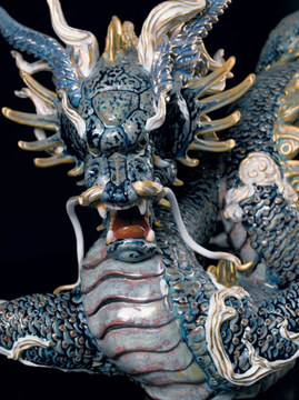 GREAT DRAGON GOLDEN LUSTRE AND BLUE - Porcelain decorative object by Lladró - view 3