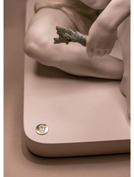 PROTECTIVE ANGEL - Porcelain table lamp by Lladró - view 3