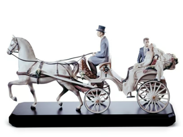 BRIDAL CARRIAGE COUPLE - Porcelain decorative object by Lladró - view 2