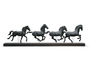 GALLOPING HERD HORSES - Porcelain sculpture by Lladró - view 2