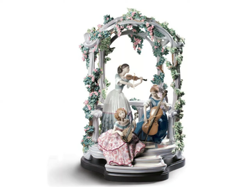 SUMMERTIME SYMPHONY WOMEN - Porcelain decorative object by Lladró - view 2