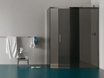 RASO-FILODOCCIA SLIDING CORNER - Corner tempered glass shower cabin with tray by MEGIUS - view 2