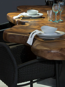 BUTTERLY - Solid wood dining table by Mary& - view 3