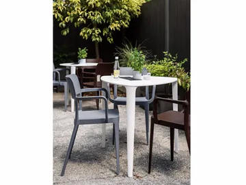 NENÉ - HPL table by Midj - view 2