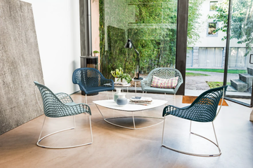 GUAPA AT - Sled base easy chair with armrests by Midj - view 3