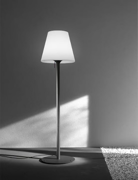 LISA - Powder coated aluminium floor lamp by Novalux - view 3