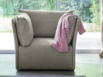 SMUK - Upholstered armchair with armrests by Novamobili - view 2