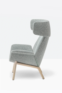 ILA 2024 - Fabric armchair with armrests and ash structure by Pedrali - view 3
