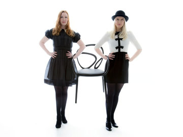 LOOP - Stackable polypropylene chair with integrated cushion by Qeeboo - view 3