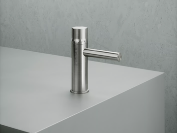 MODO 17 01 - Washbasin tap by Quadrodesign - view 2