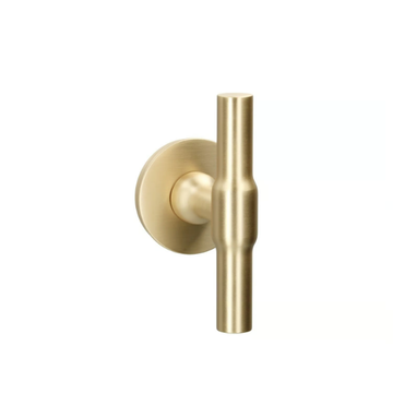 COPENHAGEN - Brass door handle on rose by Quincalux - view 3