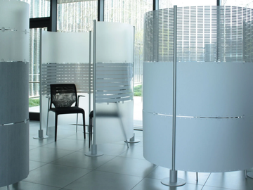 SLALOM - Freestanding aluminium and PVC office screen by Slalom - view 2