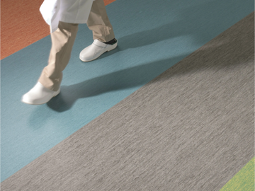 iQ OPTIMA - Antibacterial anti-slip PVC flooring by TARKETT - view 2