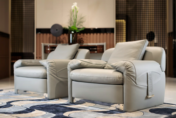 ECLIPSE - Leather armchair with armrests by Turri - view 3