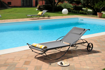 AURORA - Iron sun lounger with castors by Unopiù - view 3