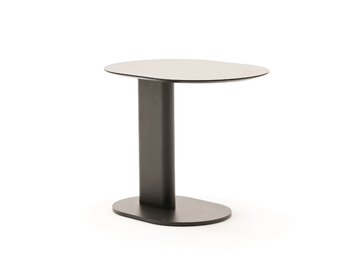 PLINTO - Oval aluminium side table by Varaschin - view 2