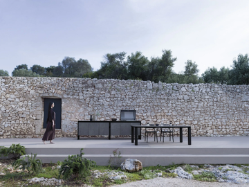 OUTDOOR COOKING - Aluminium sideboard with doors by Varaschin - view 3