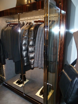 Retail display case - Floor-standing retail display case by YDF - view 3