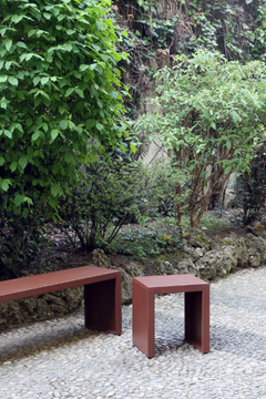 BIG IRONY - Painted metal garden stool by Zeus - view 3