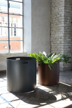 IRONY POT OUTDOOR - Painted metal garden vase by Zeus - view 3