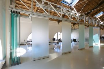 Movable Crystal Walls by Anaunia