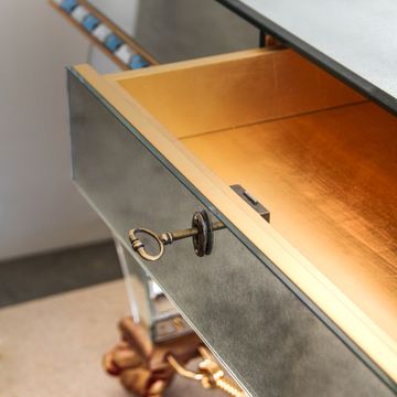 Griffon Art Déco Console by Arte Veneziana - view 5