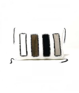 Coussin Retour de Madagascar Quatuor by Bérengère Leroy