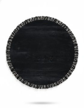Tapis Tsar noir rond franges lin noir by Bérengère Leroy