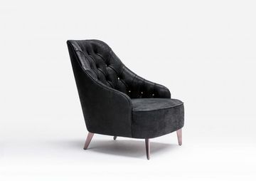 #BERTOLIVE | Black Leather Armchair by BertO