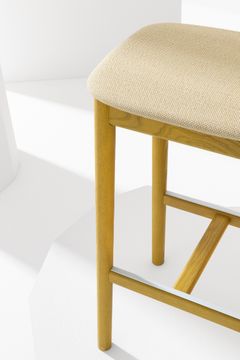 WHITE 135 - Ash stool with integrated cushion by Billiani - view 2