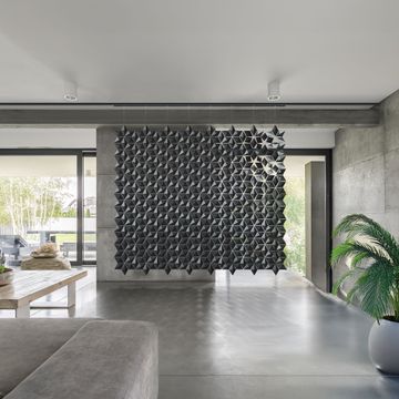 Facet hanging room divider 272 x 236cm with sliding track by Bloomming