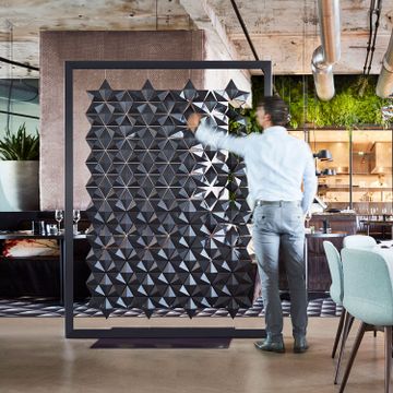 Freestanding room divider Facet 170 x 220cm in Graphite by Bloomming