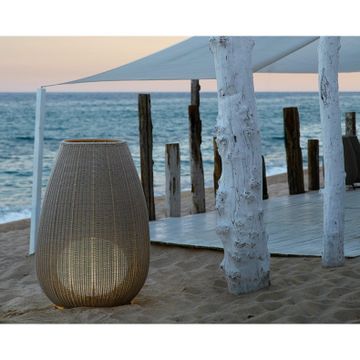 Amphora 03 by BOVER