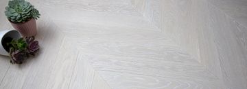 Antiqued White Oak – Chevron 45° by Cadorin Group