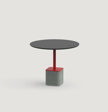 Gus Con Tapa Circular Table by Capdell