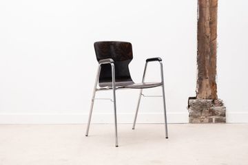 Chaises vintage Eromes Fourmi ébène et chrome by Cartel de Belleville