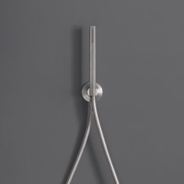 HAND SHOWERS AND BRACKETS FRE17 by Ceadesign
