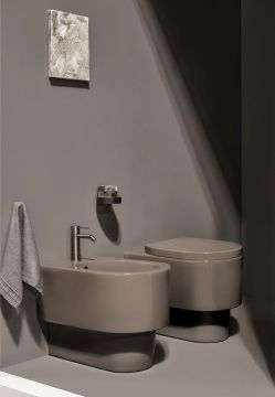Otis back to wall bidet by Ceramica Cielo