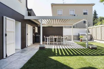 Soluzioni per Esterni: Referenze Business e Home by Corradi