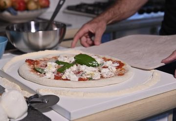 Pala Pizza Multiuso in Legno di Betulla (30×30 cm) – Leggera e Sottile by Cuore Lavico - view 3