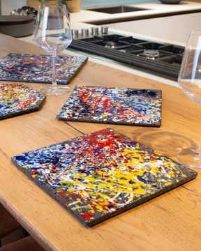 Piatto Design “Momento” in Pietra Lavica (22×22 cm) by Cuore Lavico - view 3