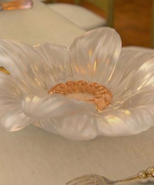 Or d'Abeille Fleur de présentation petit modèle blanche by Daum - view 4
