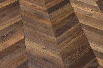 Route 4 Chevron solid oak flooring by Décoplus Parquets