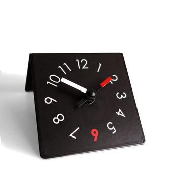 Retro Desk Clock by designobject.it