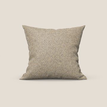 Sonic cushion available in various colours made in pregiato bouclé stain-resistant by Divani Store