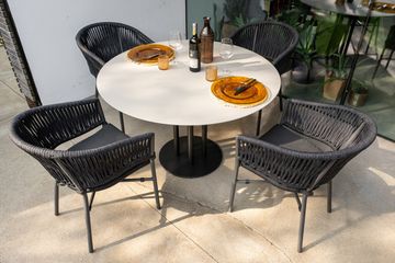 Jamaica Table by DRIGANI
