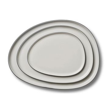 Stone Plate Set Black & Ivory by Esma Dereboy