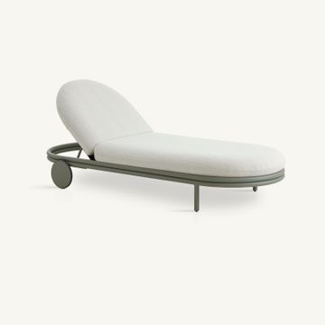 Cask outdoor chaise longue with wheels by EXPORMIM