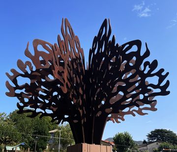 Design urbano: l'Albero degli uomini Giusti by Fabbridea by Fabbridea
